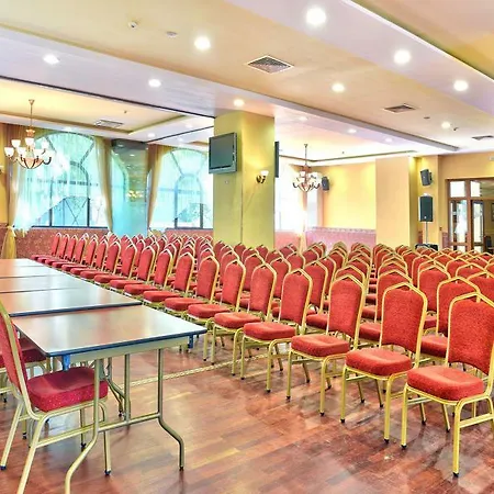 Estreya Palace And Hotel 4*