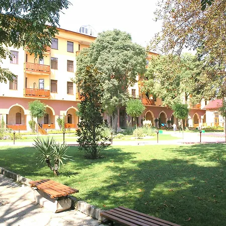 Hotel Estreya Palace And