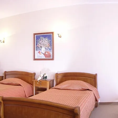 Estreya Palace And Hotel 4*