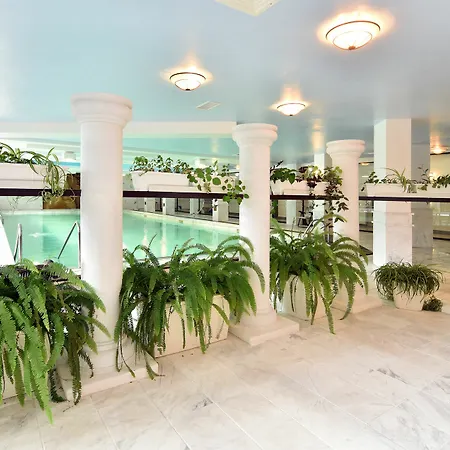 Estreya Palace And 4*