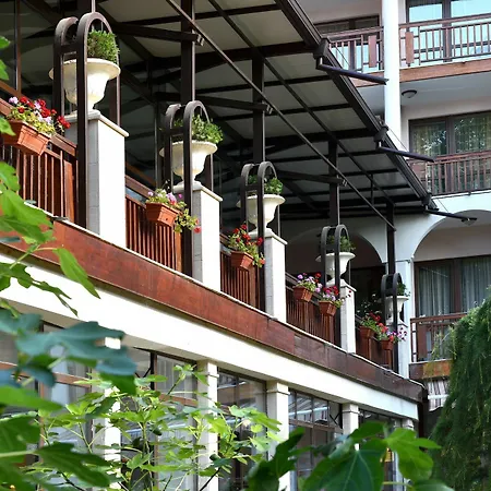 Estreya Palace And 4*