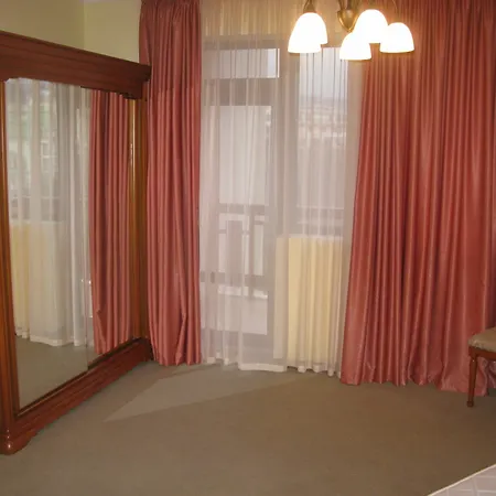 Estreya Palace And