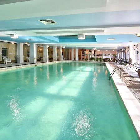 Estreya Palace And